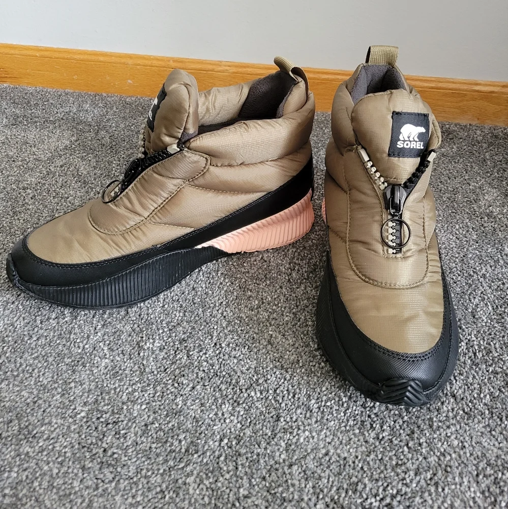 Sorel Waterproof Boots - Picture 1 of 8